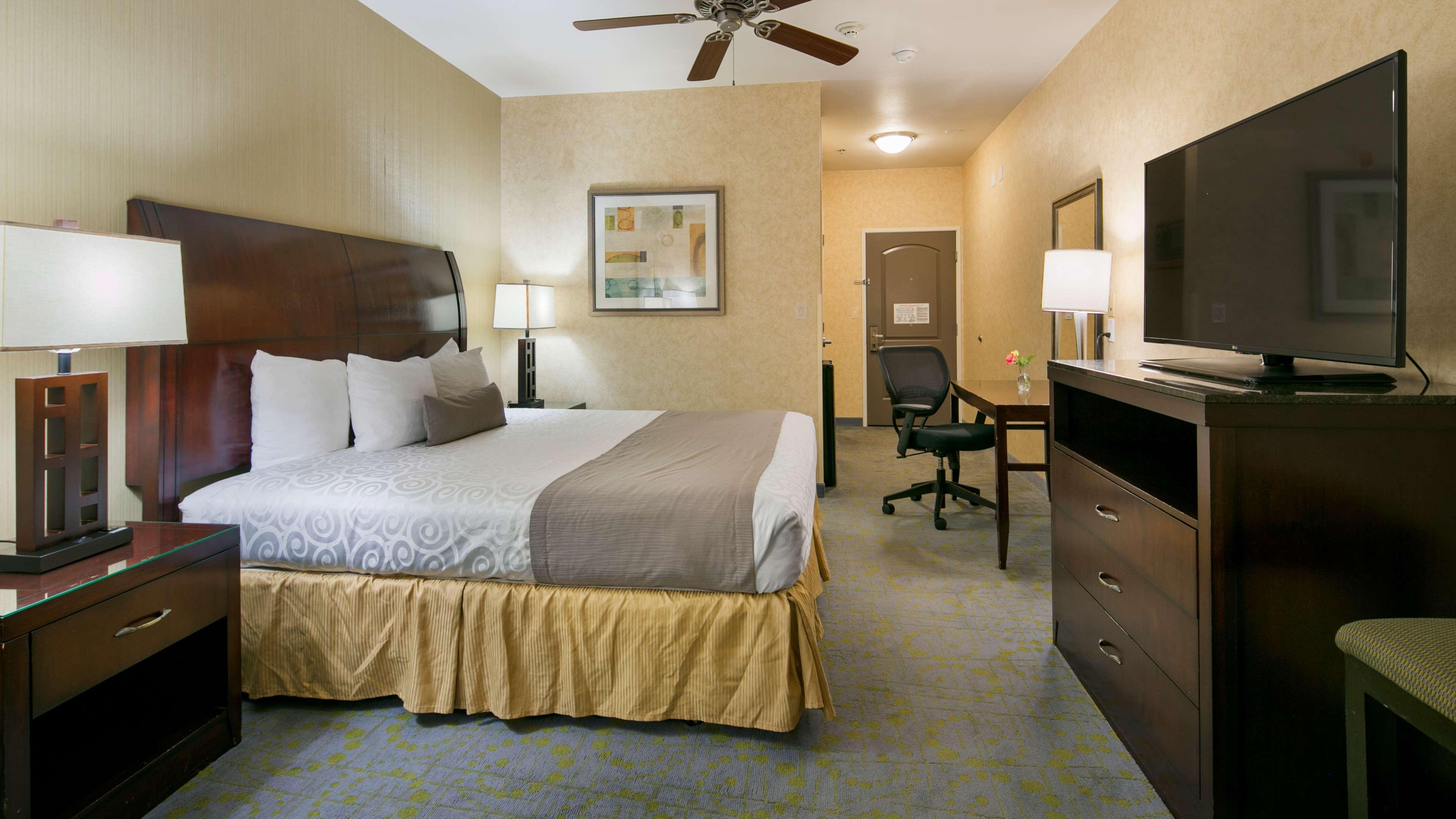 Best Western Plus Wasco Inn & Suites Eksteriør billede