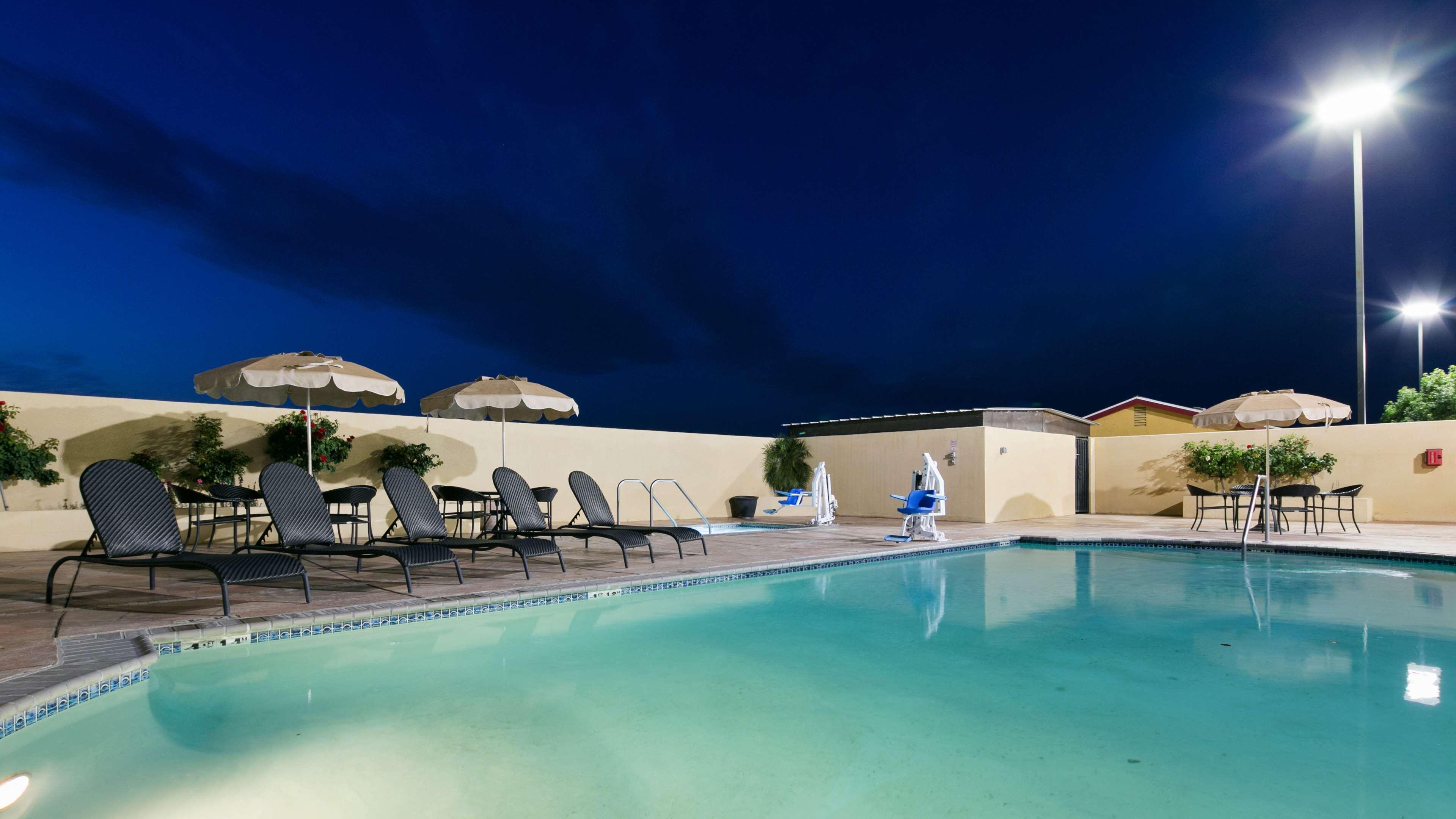Best Western Plus Wasco Inn & Suites Eksteriør billede