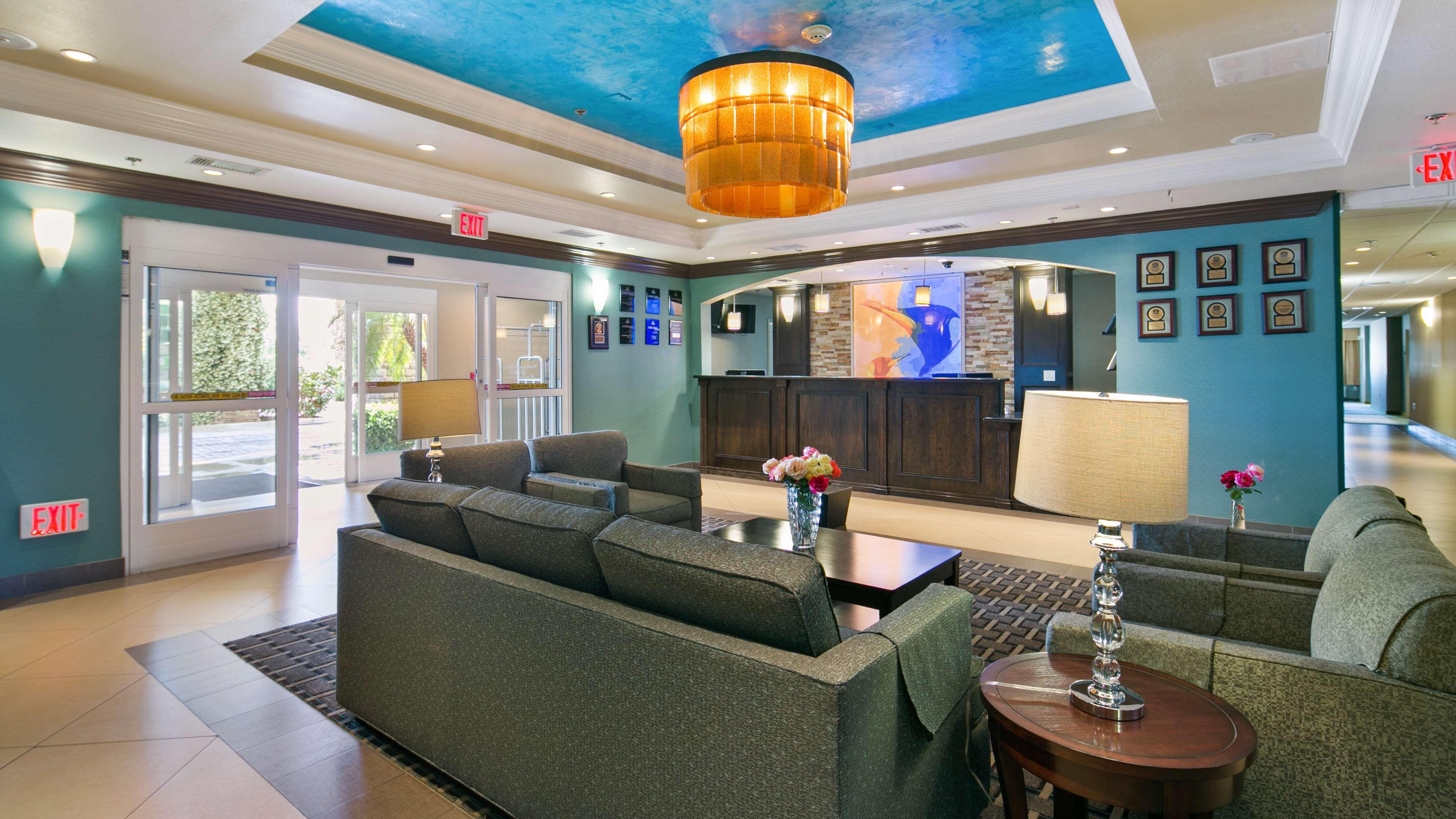 Best Western Plus Wasco Inn & Suites Eksteriør billede