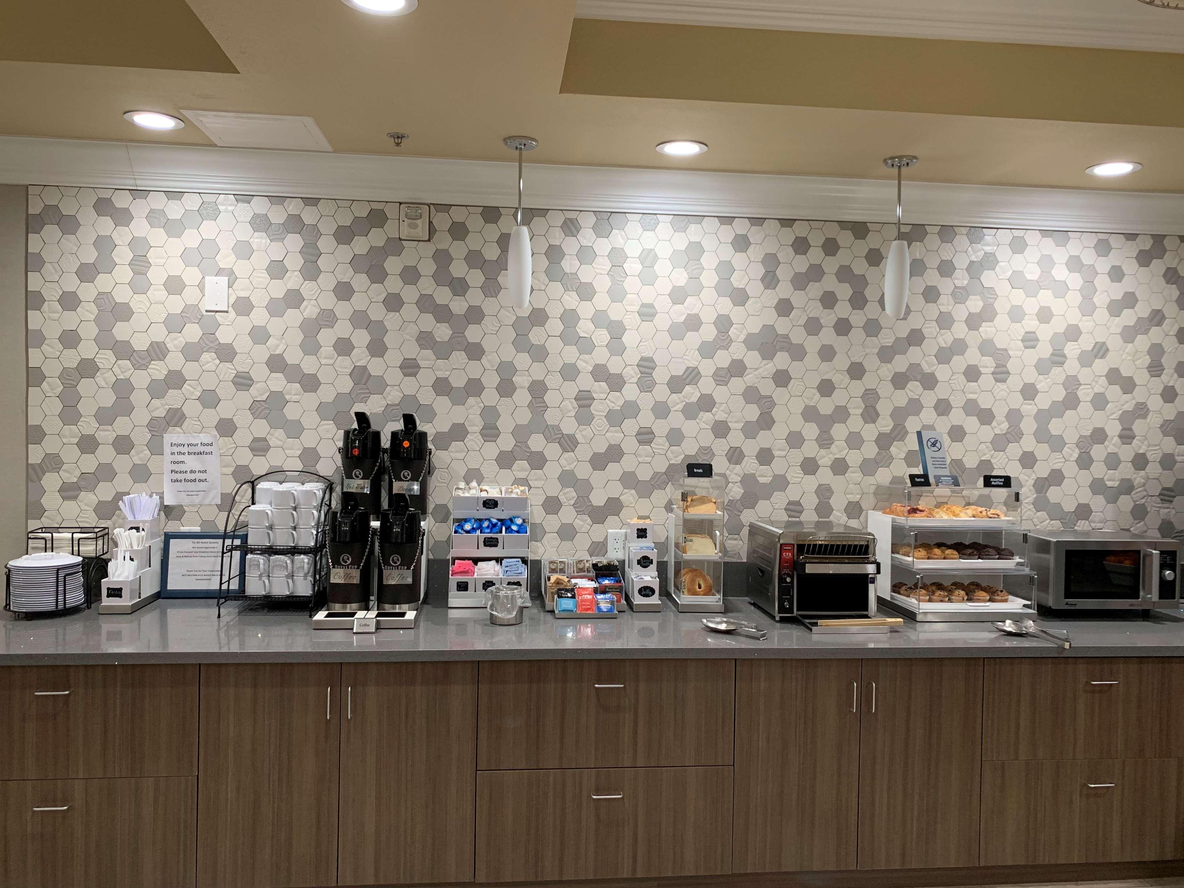 Best Western Plus Wasco Inn & Suites Eksteriør billede